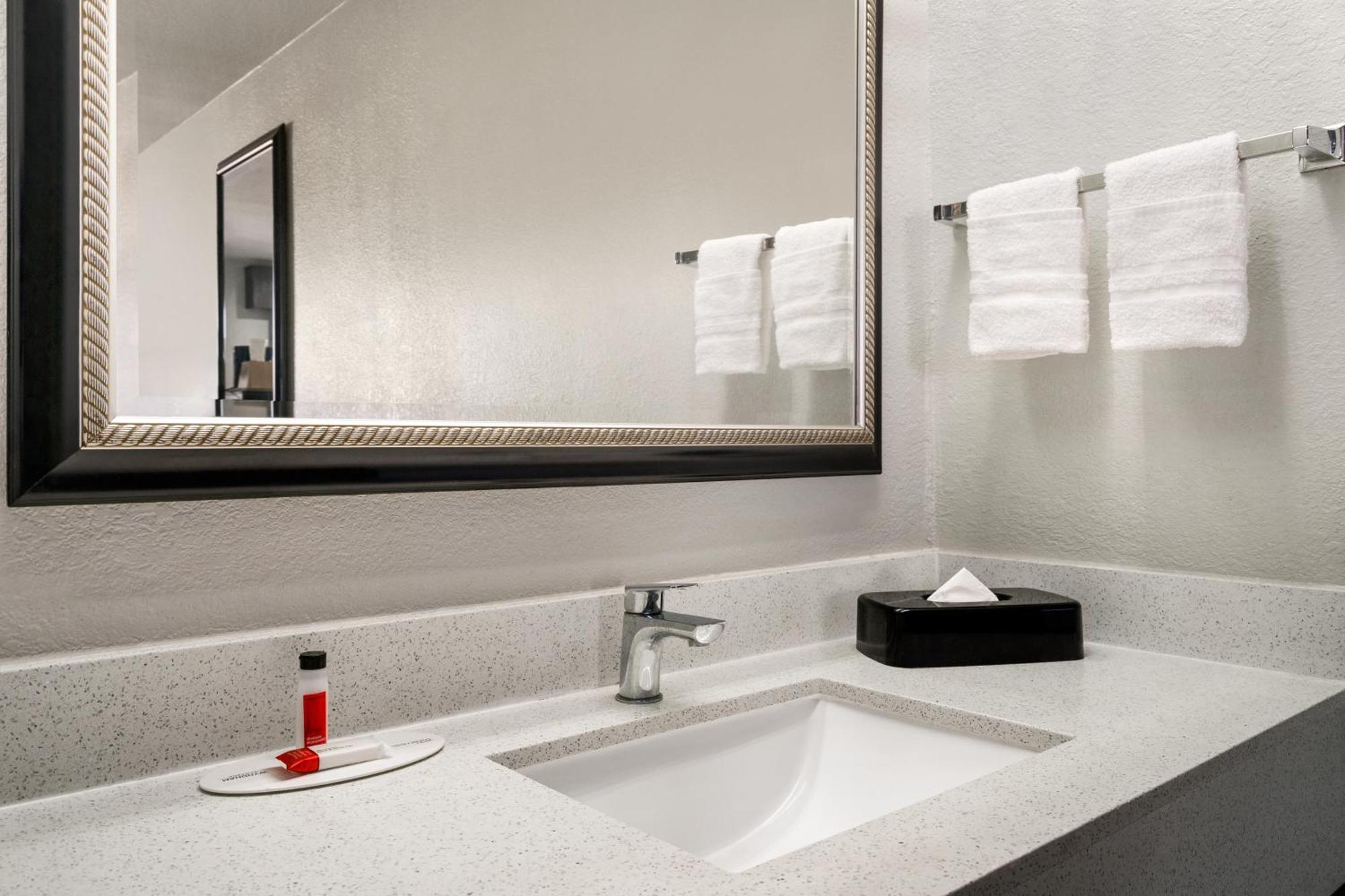 Crystal Inn By Oyo Northeast Houston I-610 Экстерьер фото